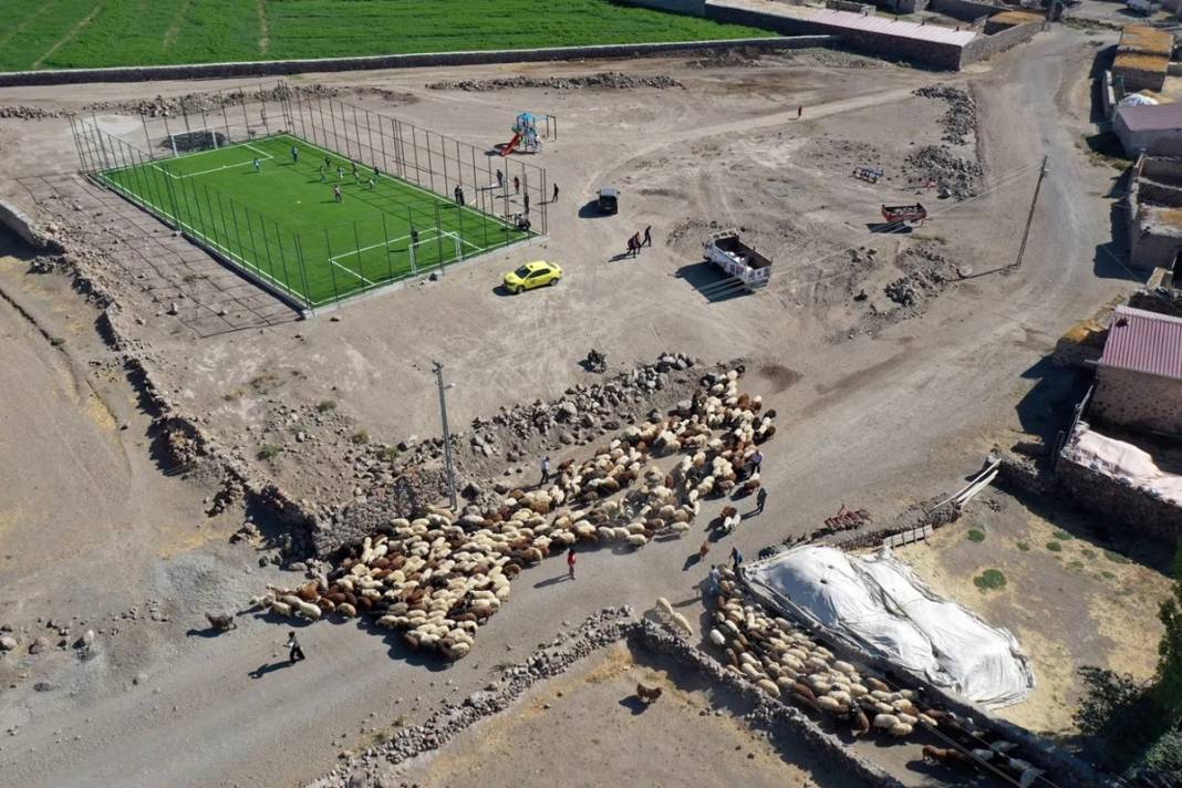 İlçedeki köyler arasında tek: Erkekler varken kadına sıcak bakmıyorduk ama... 18